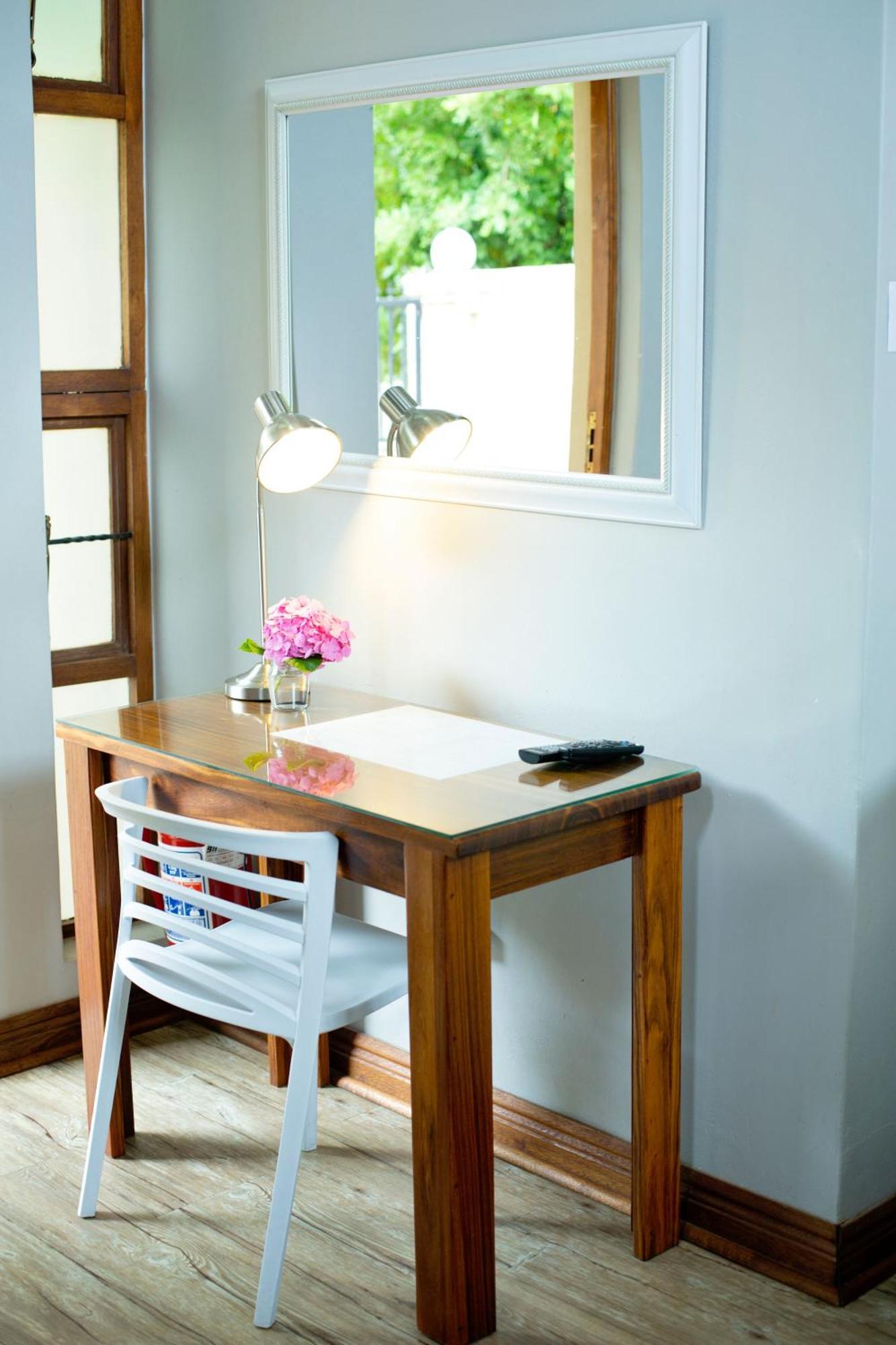 Crisp Guest Rooms Bloemfontein Ngoại thất bức ảnh