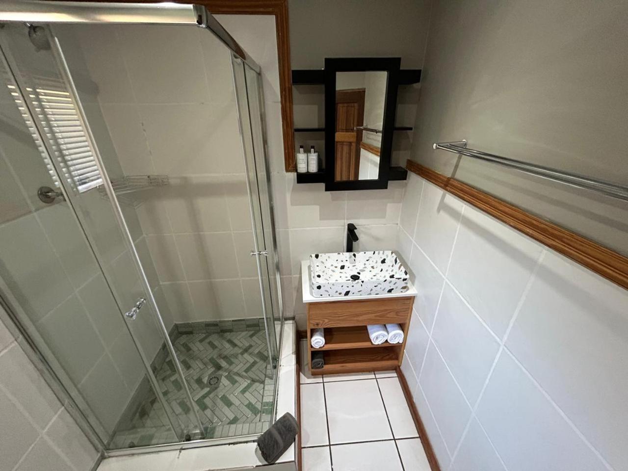 Crisp Guest Rooms Bloemfontein Ngoại thất bức ảnh