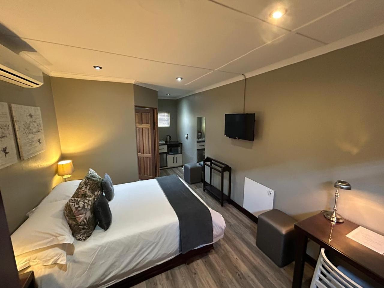 Crisp Guest Rooms Bloemfontein Ngoại thất bức ảnh
