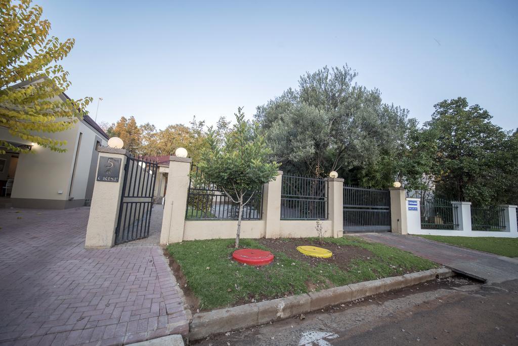Crisp Guest Rooms Bloemfontein Ngoại thất bức ảnh
