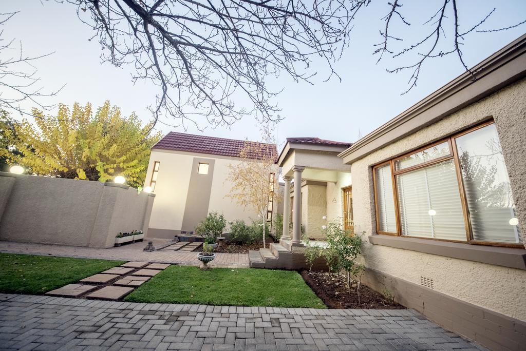 Crisp Guest Rooms Bloemfontein Ngoại thất bức ảnh