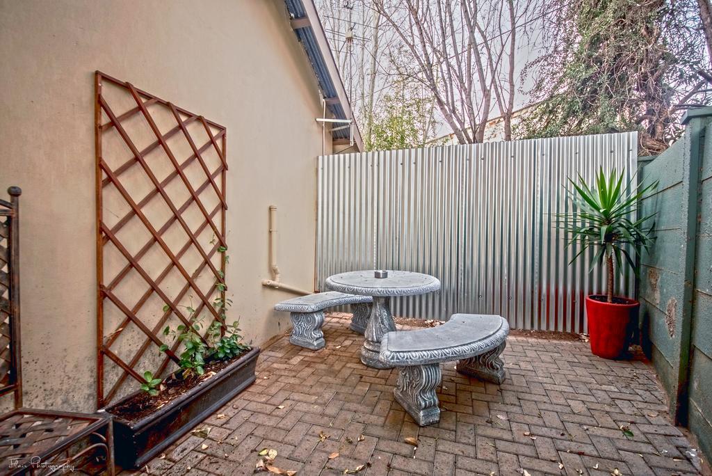 Crisp Guest Rooms Bloemfontein Ngoại thất bức ảnh
