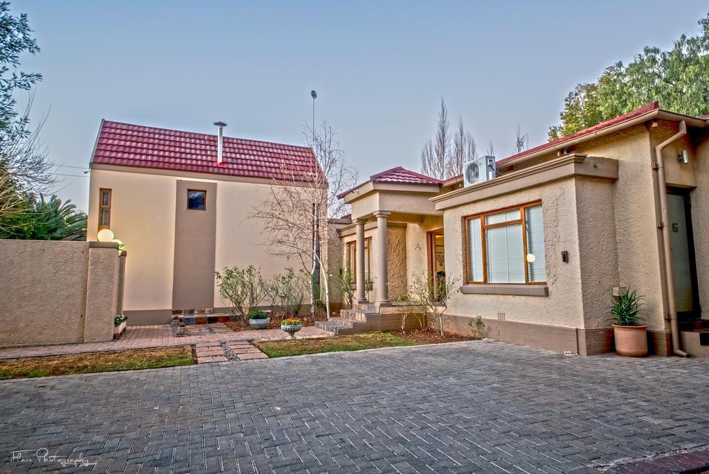 Crisp Guest Rooms Bloemfontein Ngoại thất bức ảnh
